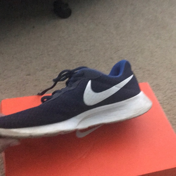 Mens Nike running shoe - Picture 5 of 6